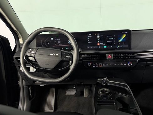 Used 2025 Kia EV6 Light RWD image 13