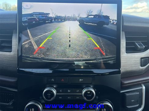 Used 2024 Ford Expedition Limited image 6