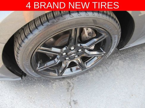 Used 2019 Ford Mustang GT w/ Black Accent Package RWD image 3