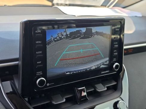 Used 2022 Toyota Corolla LE FWD image 19