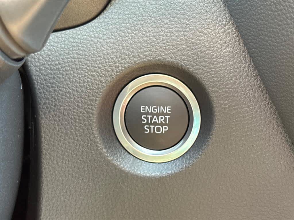 Used 2026 Toyota Corolla SE w/ SE Package FWD image 17