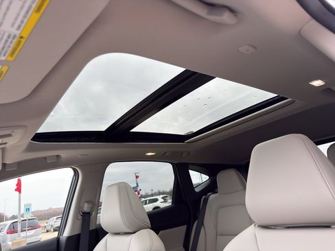 Used 2025 Nissan Murano SL image 11