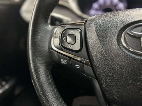 Used 2018 Toyota Avalon XLE image 29