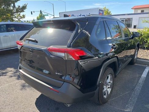Used 2025 Toyota RAV4 XLE w/ Convenience Package AWD/4WD image 4
