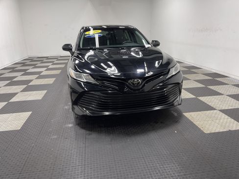 Used 2020 Toyota Camry LE image 7