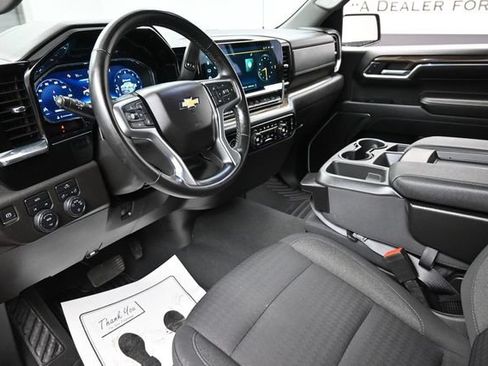 Used 2023 Chevrolet Silverado 1500 LT AWD/4WD image 19
