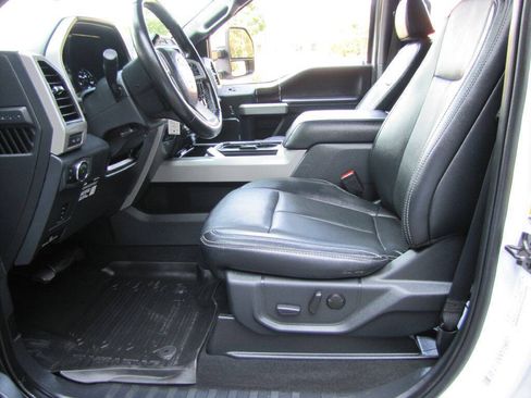 Used 2022 Ford F250 Lariat w/ Lariat Value Package AWD/4WD image 12