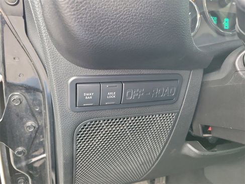 Used 2016 Jeep Wrangler Rubicon w/ Power Convenience Group image 16