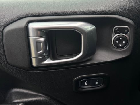 Used 2021 Jeep Wrangler Unlimited Sport image 74