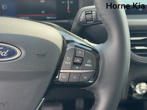 Used 2025 Ford Escape SE FWD image 19