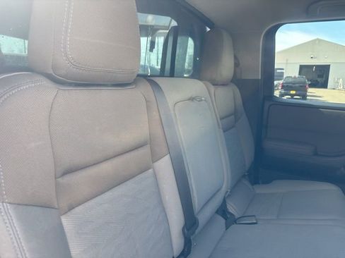 Used 2022 Nissan Frontier SV image 13