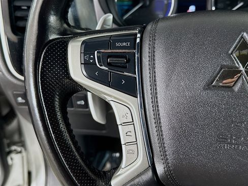 Used 2022 Mitsubishi Outlander SEL image 14