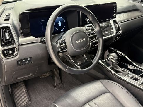 Used 2023 Kia Sorento SX FWD image 4