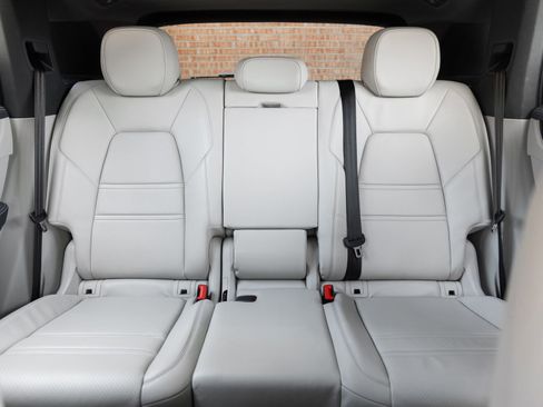 Certified 2023 Porsche Cayenne AWD/4WD image 29