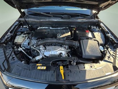 Used 2022 Mercedes-Benz GLB 250 image 33