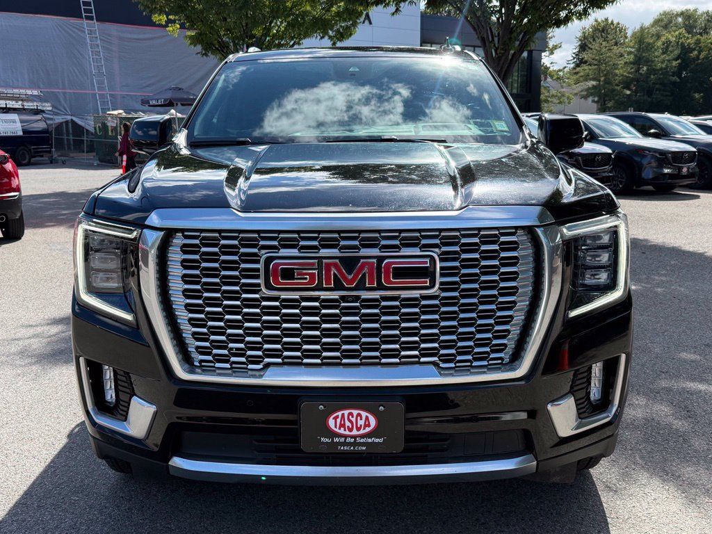Used 2024 GMC Yukon XL Denali AWD/4WD image 3