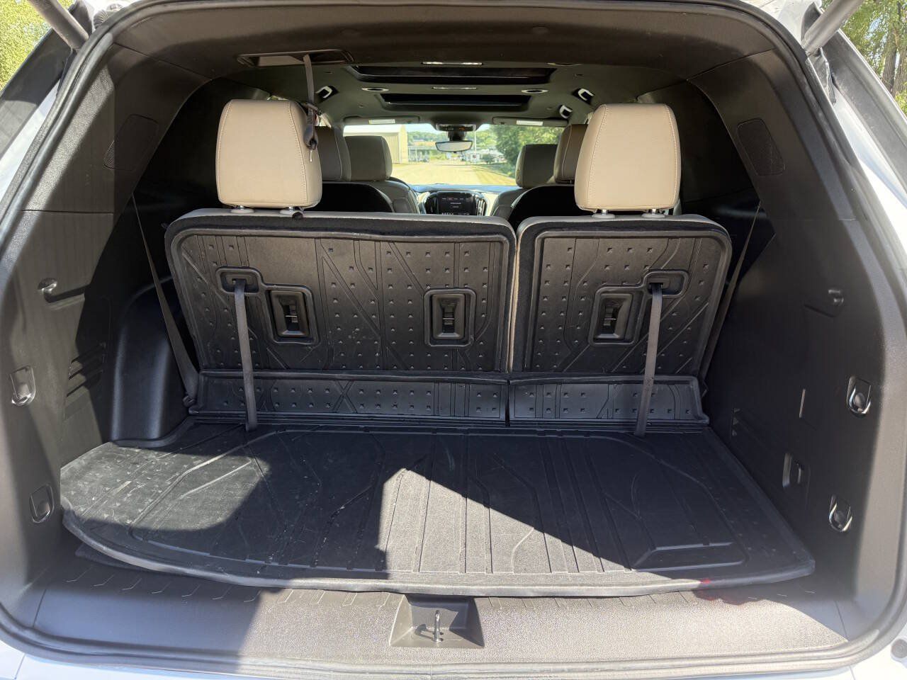 Used 2022 Chevrolet Traverse Premier w/ LPO, Floor Liner Package AWD/4WD image 11
