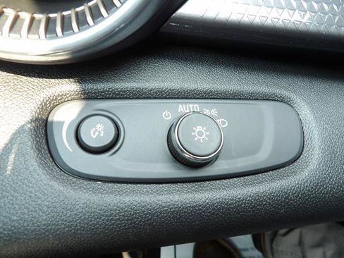 Used 2024 Chevrolet Trax ACTIV w/ Sunroof Package FWD image 19