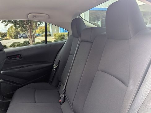 Used 2022 Toyota Corolla LE image 23