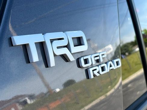 Used 2021 Toyota 4Runner TRD Off-Road Premium AWD/4WD image 10