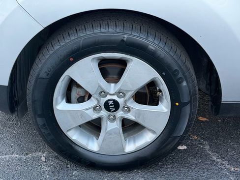 Used 2019 Kia Soul FWD image 18