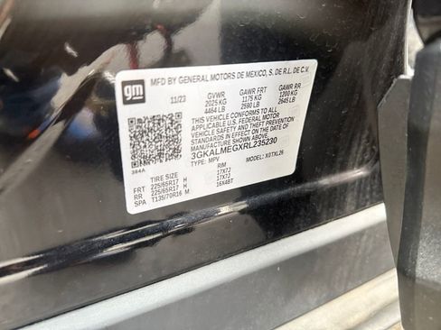 Used 2024 GMC Terrain SLE image 28