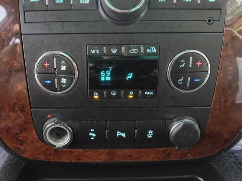 Used 2012 Chevrolet Tahoe LT w/ Texas Edition RWD image 30