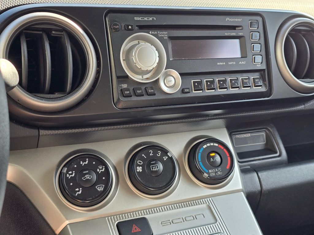 Used 2010 Scion xB FWD image 19