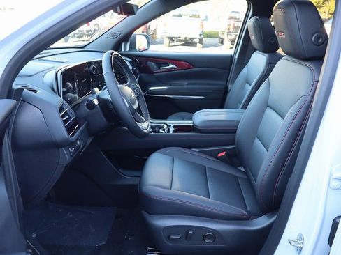 New 2026 Chevrolet Traverse Z71 w/ Enhanced Driving Package AWD/4WD image 5