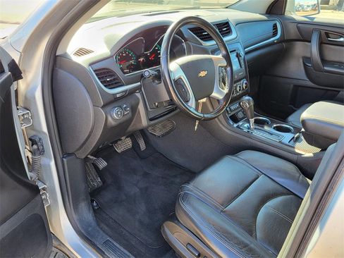 Used 2017 Chevrolet Traverse LT image 16