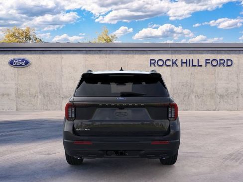 New 2026 Ford Explorer Active RWD image 7