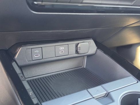 New 2026 Toyota Prius XLE FWD image 19