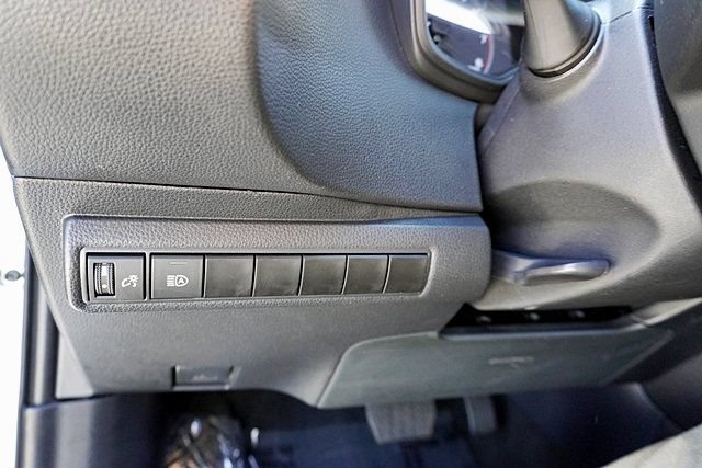 Used 2025 Toyota Corolla SE FWD image 33