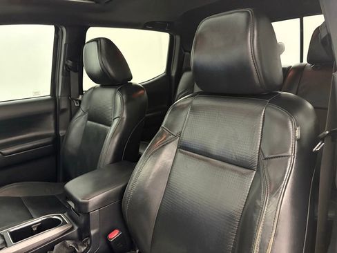Used 2018 Toyota Tacoma Limited AWD/4WD image 30