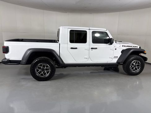 New 2026 Jeep Gladiator Rubicon w/ Steel Power Dome Hood Package AWD/4WD image 9