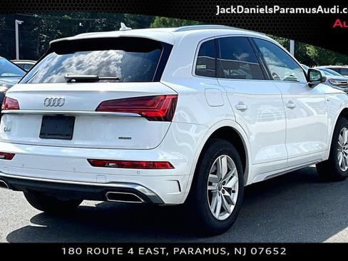 Used 2023 Audi Q5 2.0T Premium w/ Convenience Package AWD/4WD image 2