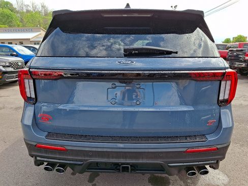 Used 2025 Ford Explorer ST AWD/4WD image 9