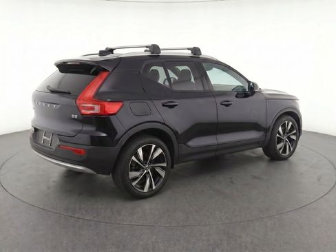 Certified 2023 Volvo XC40 B5 Ultimate w/ Protection Package Premier AWD/4WD image 4