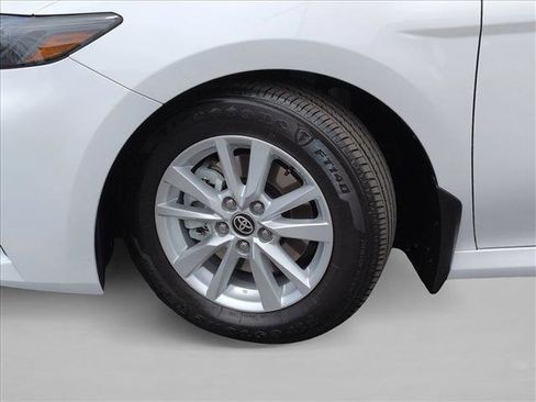Used 2025 Toyota Camry LE w/ Convenience Package FWD image 26