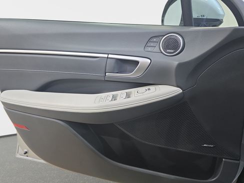 Used 2025 Hyundai Sonata Limited FWD image 24