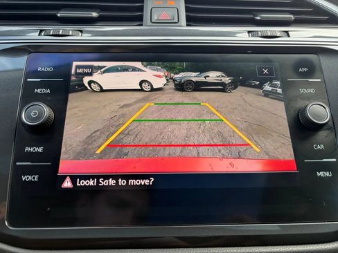 Used 2019 Volkswagen Tiguan SE w/ Panoramic Sunroof Package AWD/4WD image 36