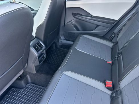 New 2025 Volkswagen Taos SE image 10