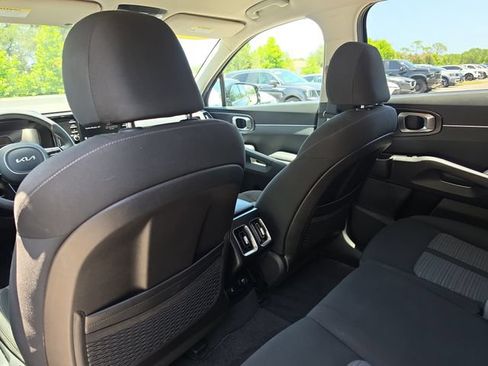Certified 2023 Kia Sorento LX FWD image 10