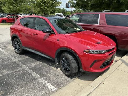 Used 2023 Dodge Hornet GT Plus w/ GT Blacktop Package AWD/4WD image 5