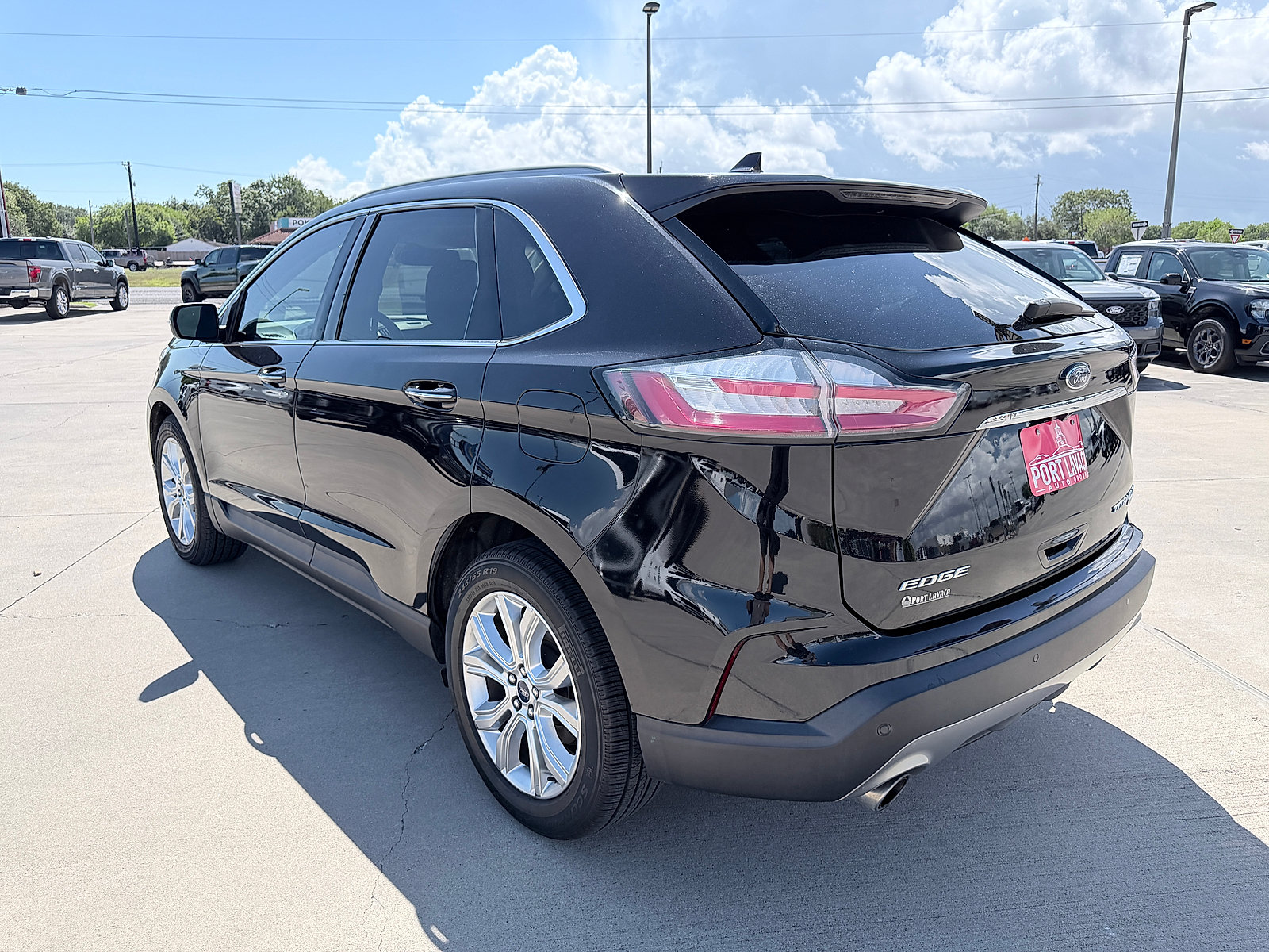 Used 2020 Ford Edge Titanium FWD image 5
