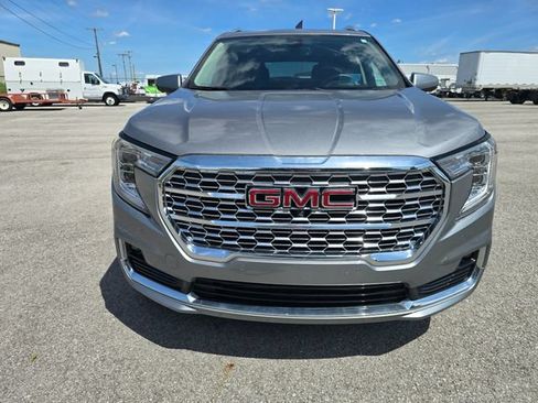 Used 2023 GMC Terrain Denali w/ Denali Premium Package AWD/4WD image 9