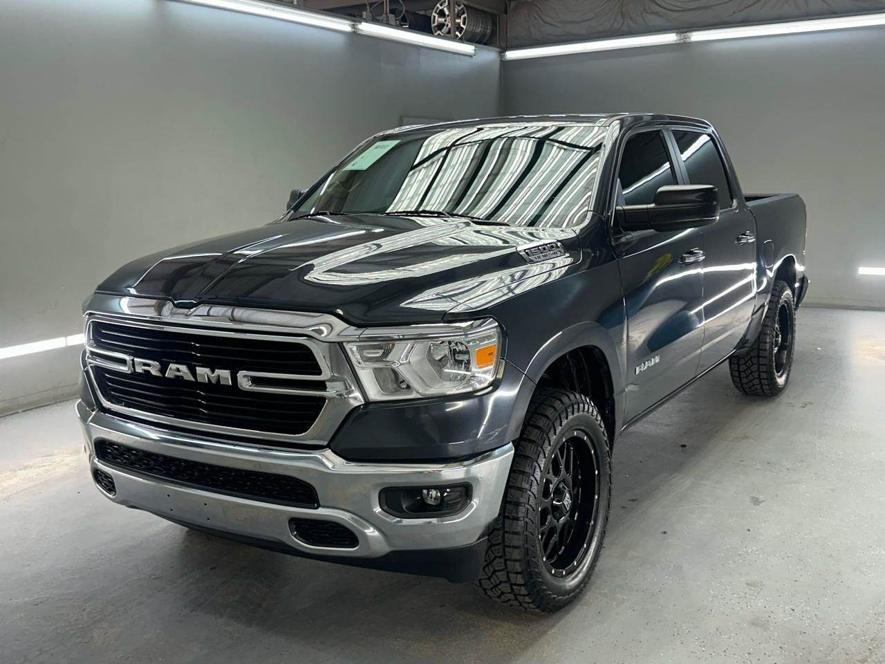 Used 2019 RAM 1500 Big Horn RWD image 3