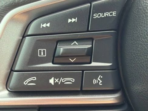 Used 2025 Subaru Outback Premium AWD/4WD image 17