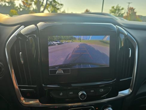 Used 2020 Chevrolet Traverse LT AWD/4WD image 32