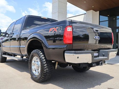 Used 2014 Ford F250 XLT w/ XLT Premium Package AWD/4WD image 3